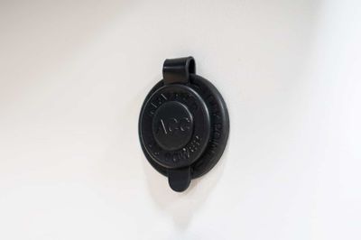 Additional heavy duty generic 12v fridge / power outlet 