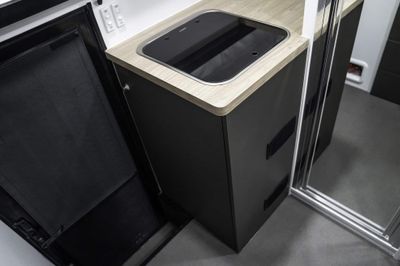 Internal sink with hot and cold plumbed water 