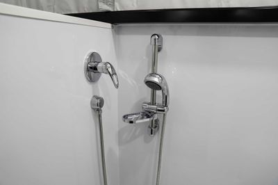 Internal ensuite layout 