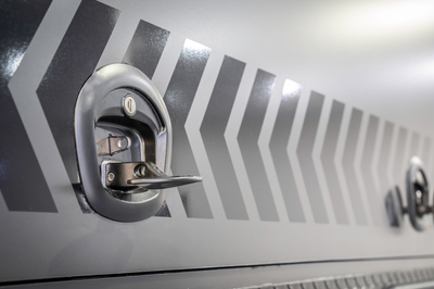 Lockable drop 'T' Compression Latches