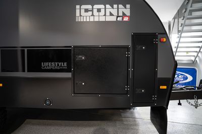 Access hatch to drivers side dinette