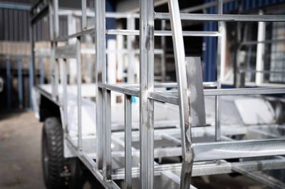 Hot dipped galvanised chassis with triple drawbar